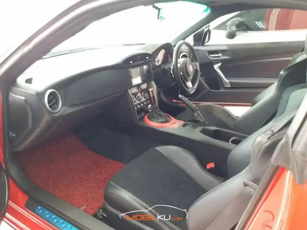 Mobil Toyota 86 2019