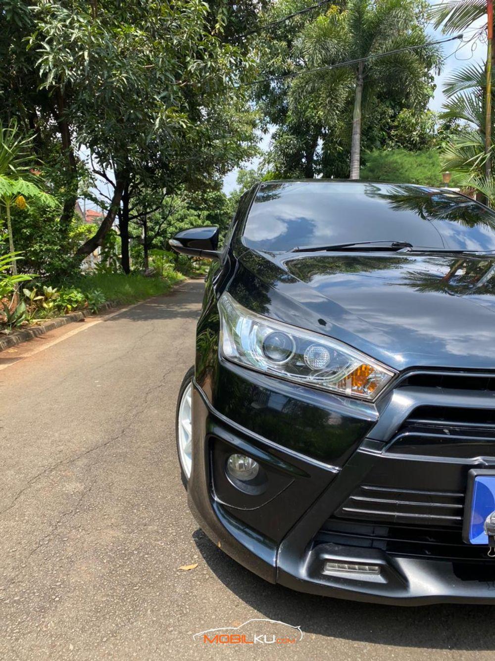 Mobil Toyota Yaris 2016