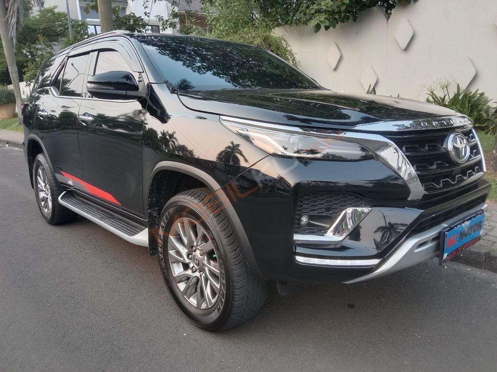 Mobil Toyota Fortuner 2021