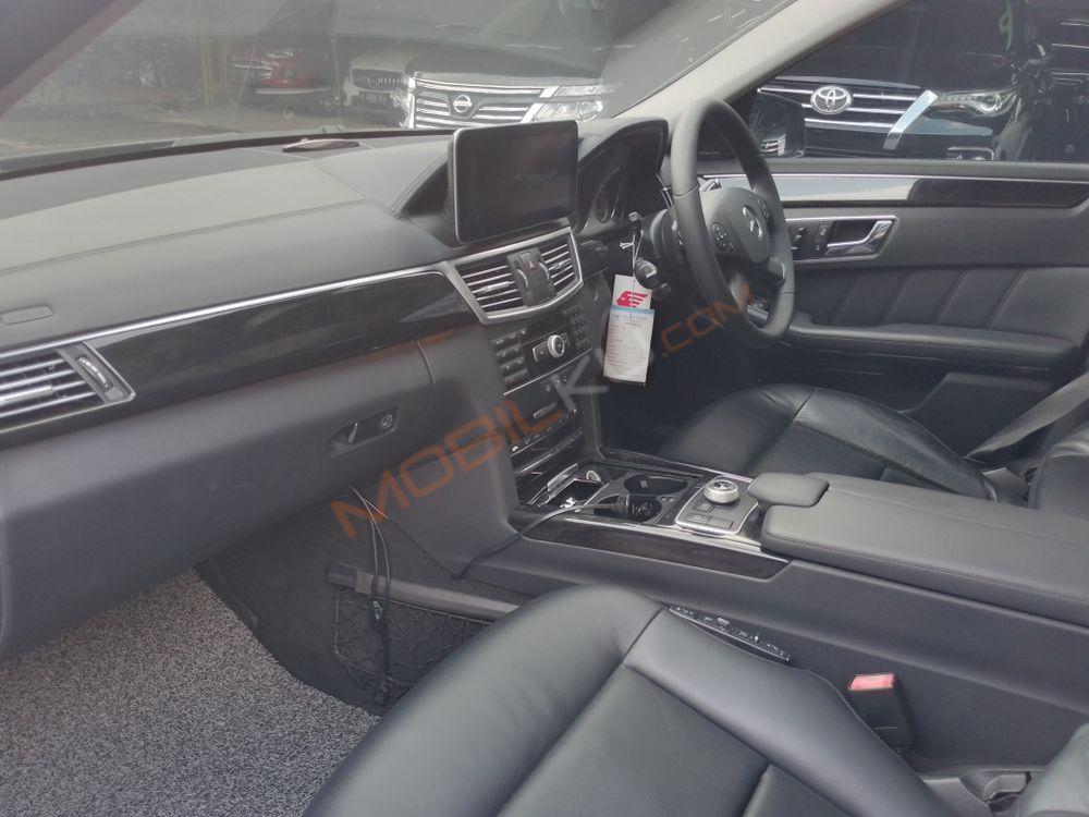 Mobil Mercedes-Benz E-Class 2011