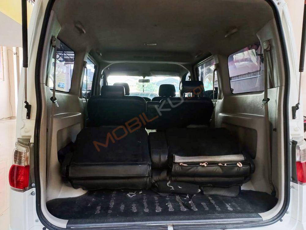 Mobil Daihatsu Luxio 2015