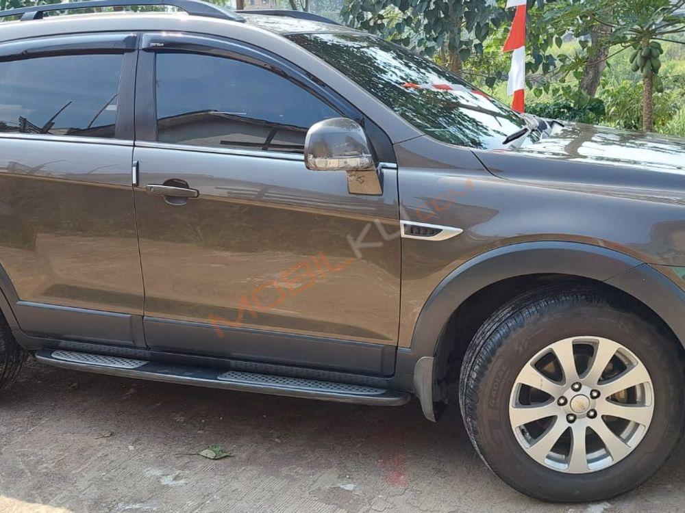 Mobil Chevrolet Captiva 2011