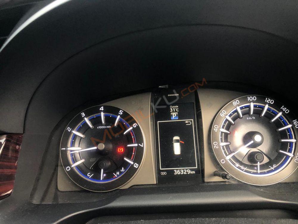 Mobil Toyota Kijang Innova 2017