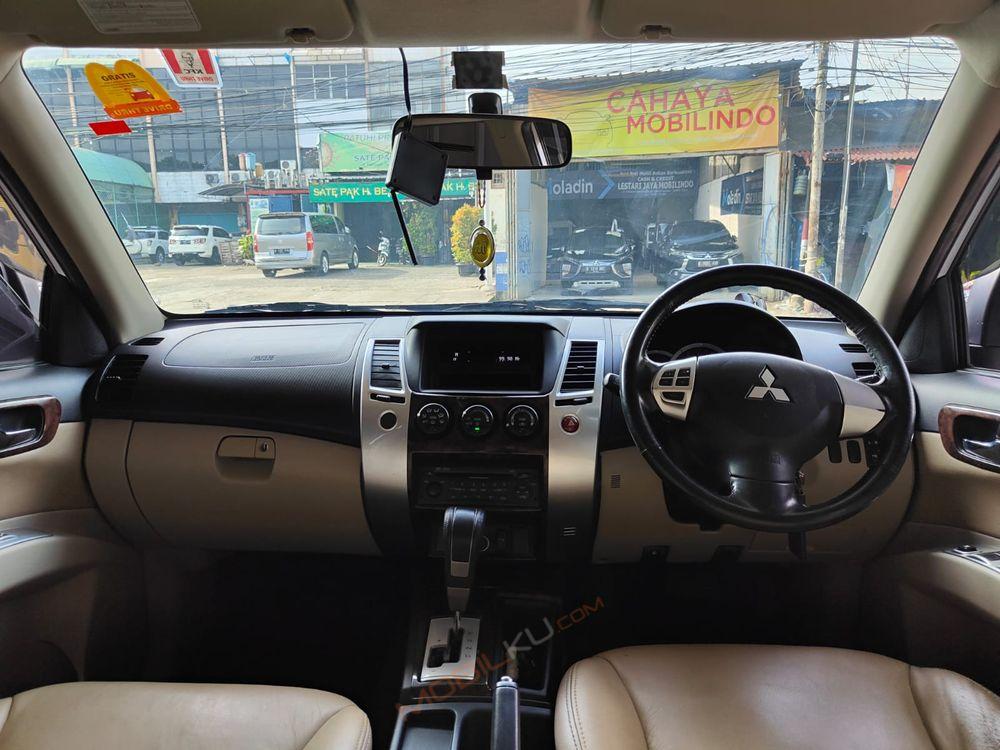 Mobil Mitsubishi Pajero Sport 2011