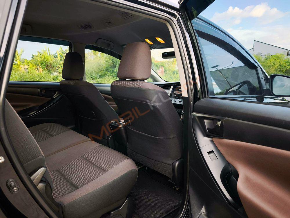 Mobil Toyota Kijang Innova 2021