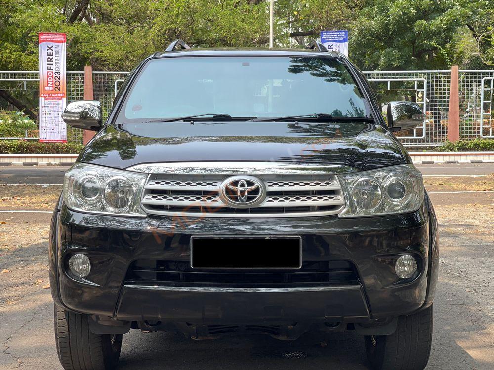 Mobil Toyota Fortuner 2011
