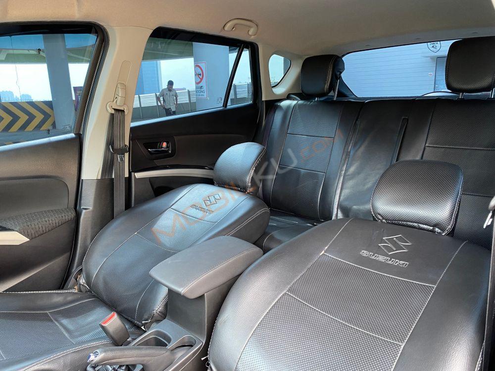 Mobil Suzuki SX4 2017