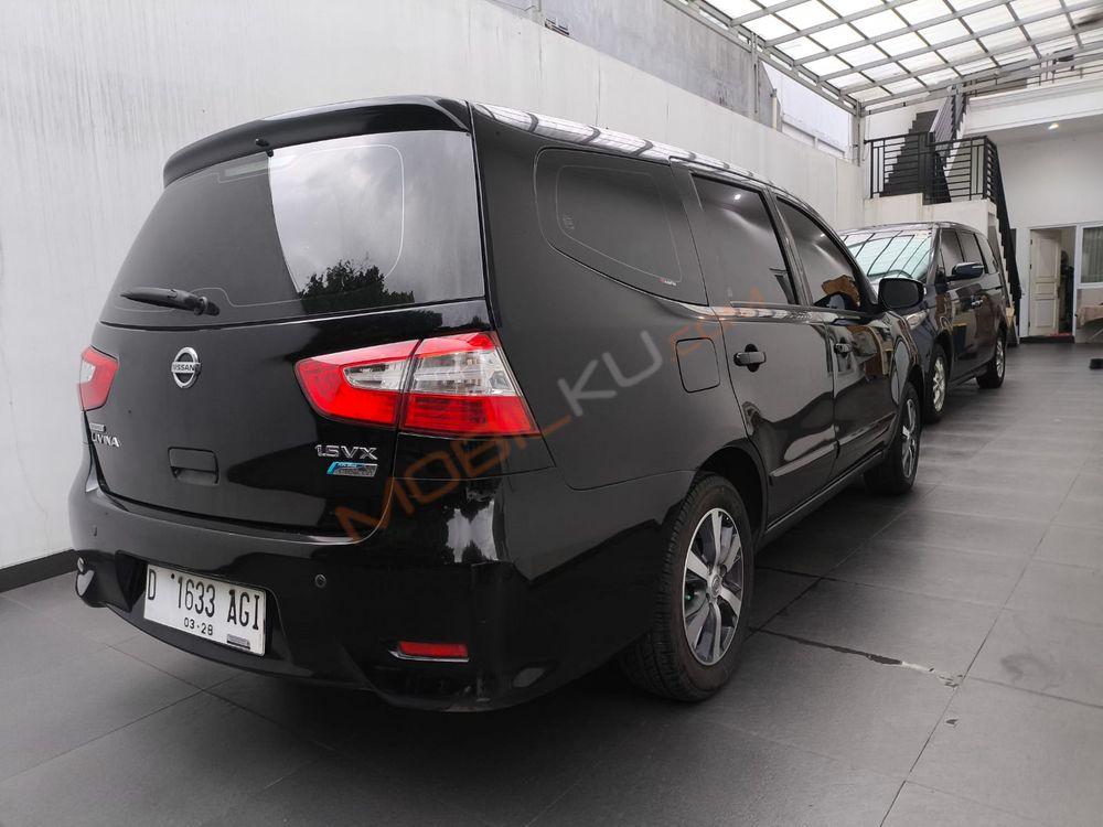 Mobil Nissan Grand Livina 2018