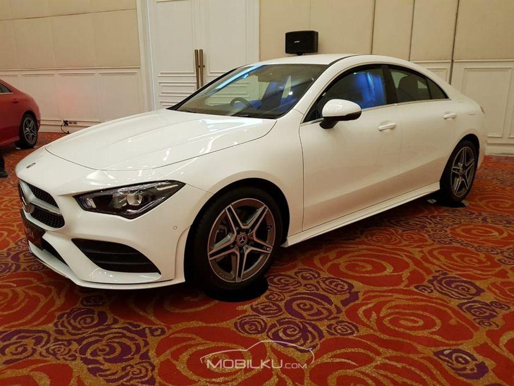 Mobil Mercedes-Benz CLA 2019