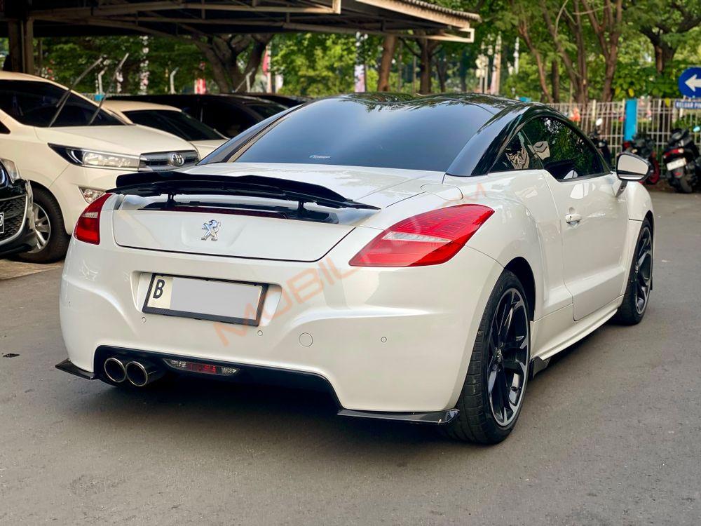 Mobil Peugeot RCZ 2012