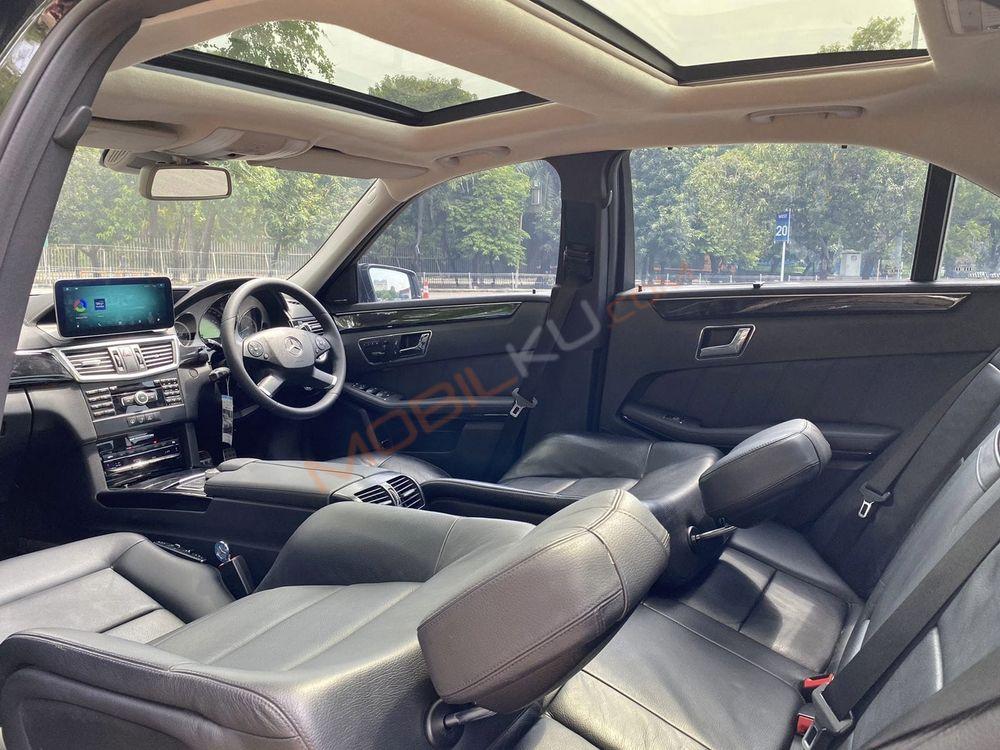 Mobil Mercedes-Benz E-Class 2011