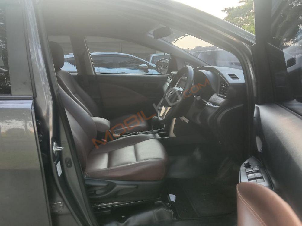 Mobil Toyota Kijang Innova 2020