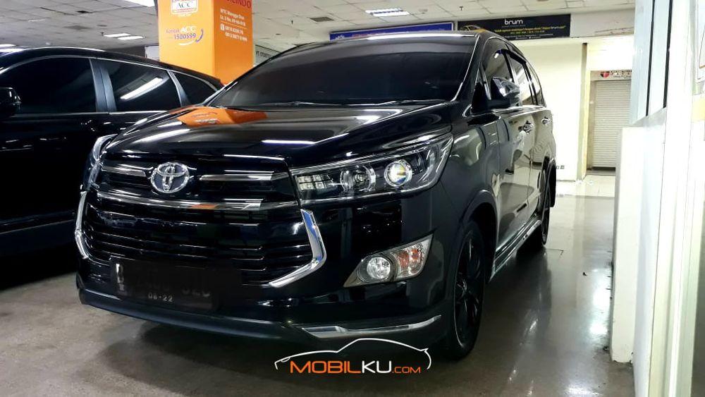 Mobil Toyota Kijang Innova 2017
