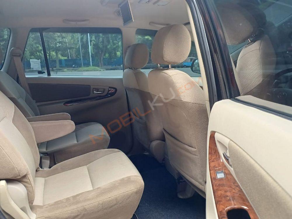 Mobil Toyota Kijang Innova 2015