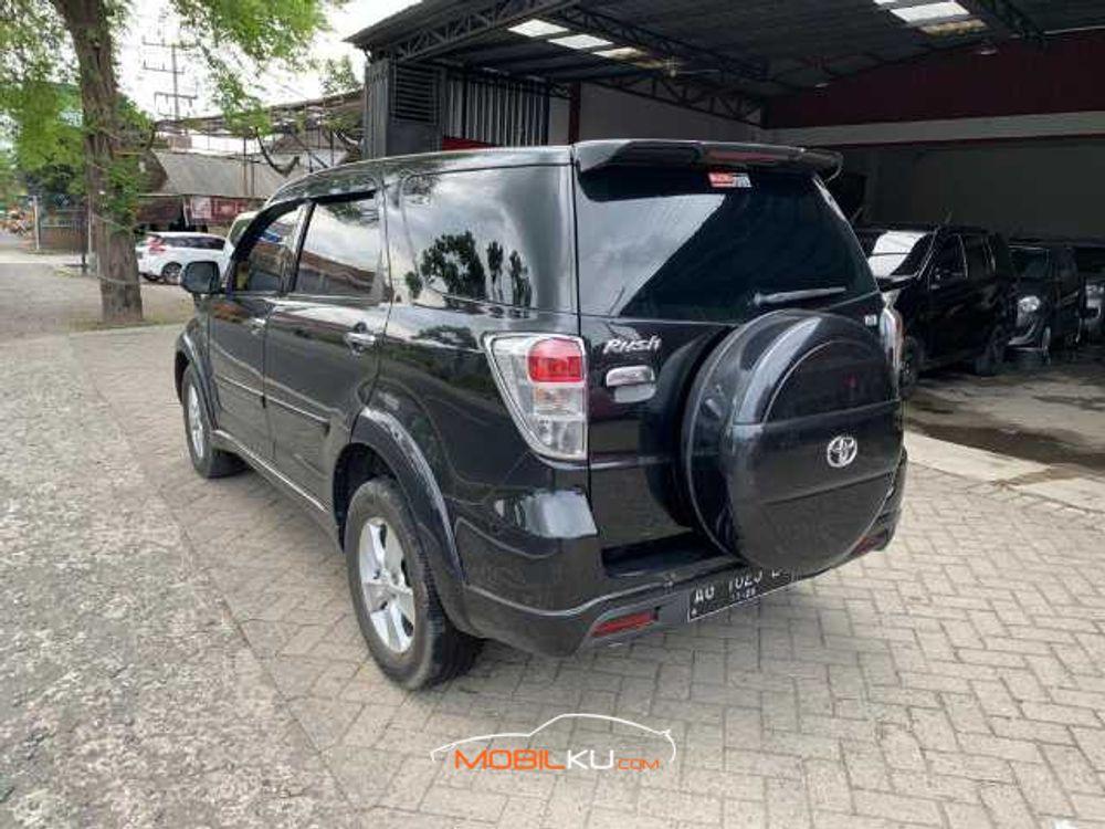 Mobil Toyota Rush 2012