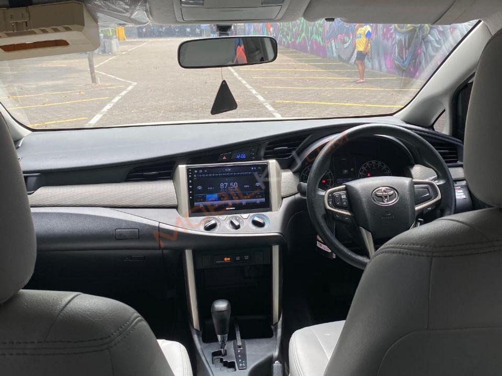 Mobil Toyota Kijang Innova 2020
