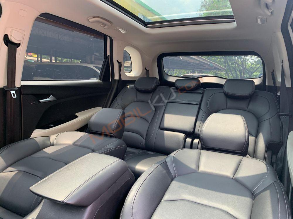 Mobil Wuling Almaz 2022