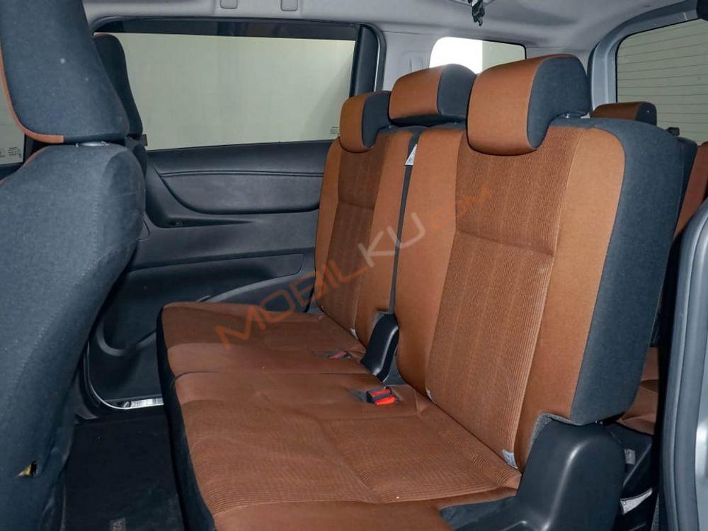 Mobil Toyota Sienta 2016