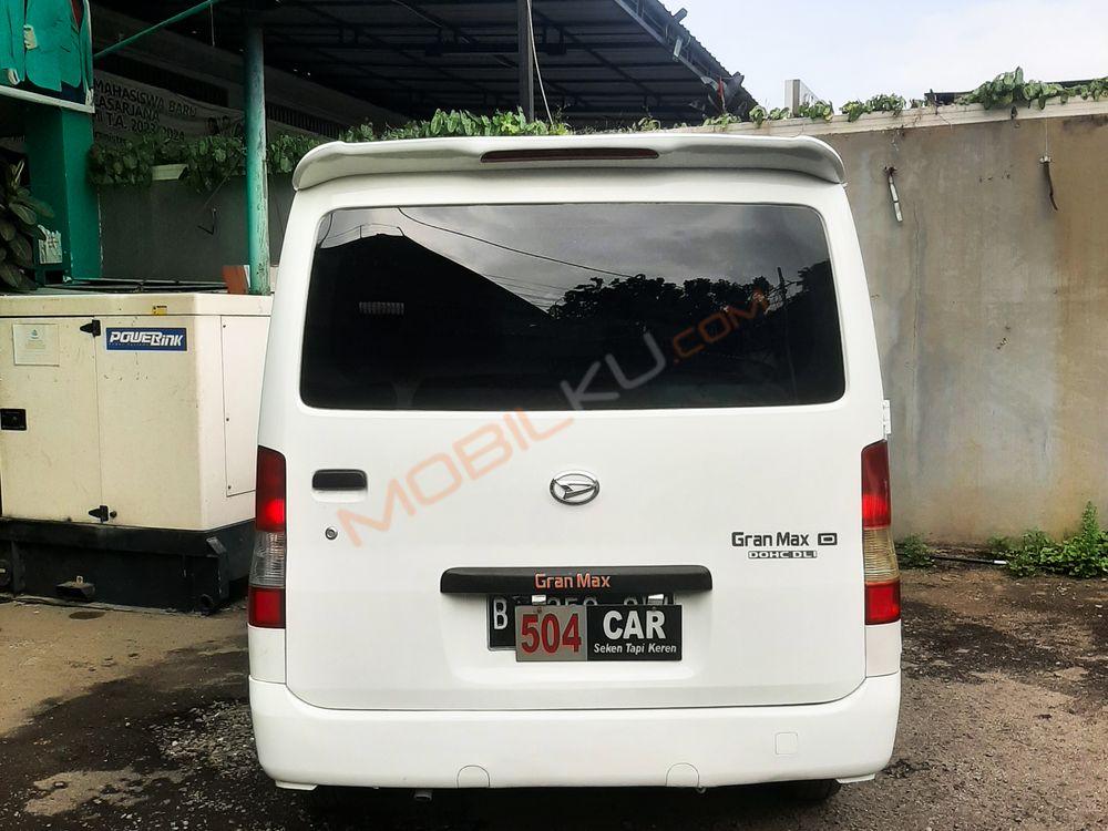 Mobil Daihatsu Gran Max 2014