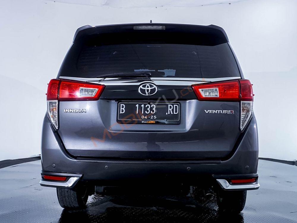 Mobil Toyota Kijang Innova 2020