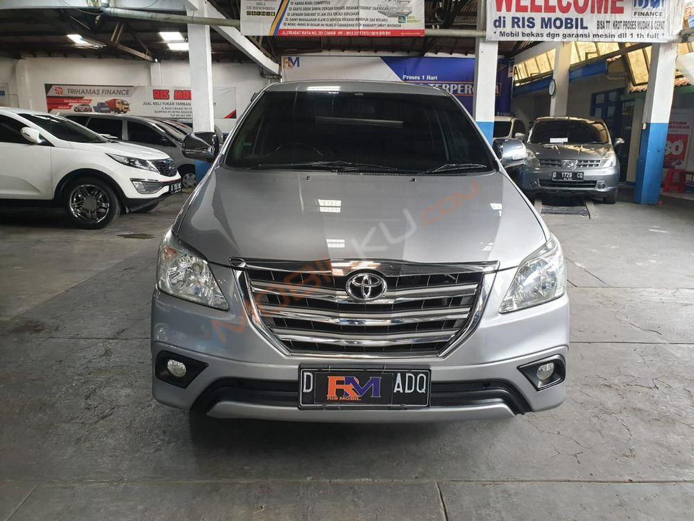 Mobil Toyota Kijang Innova 2015