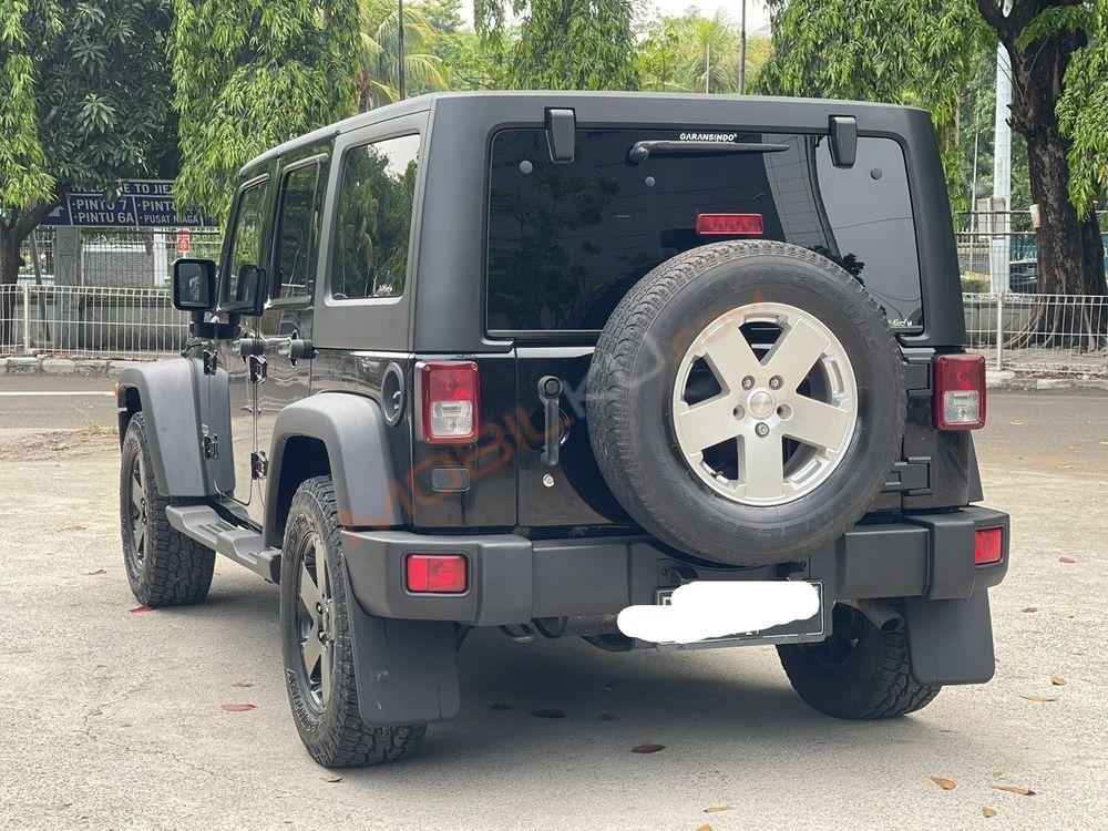 Mobil Jeep Wrangler 2011