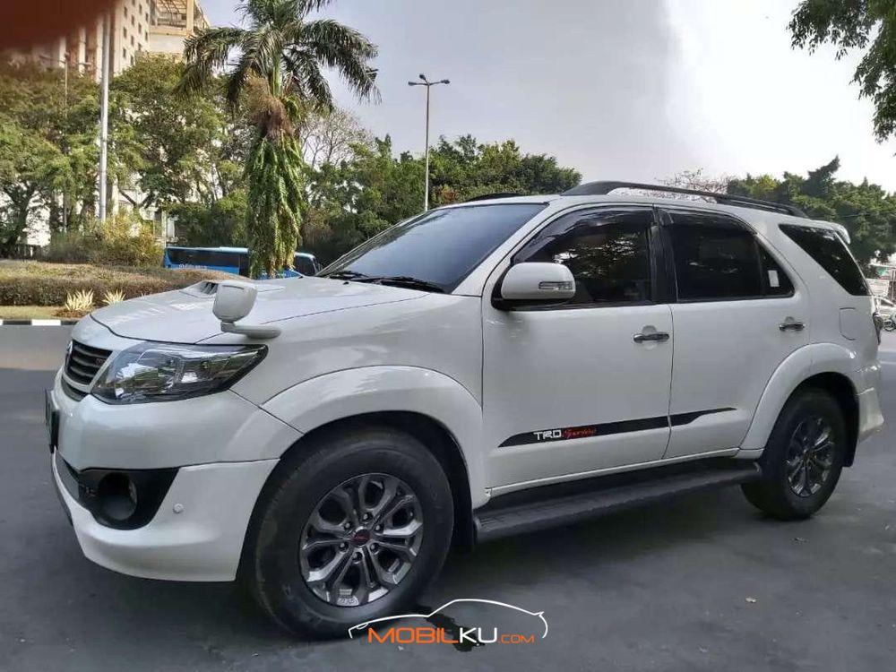 Mobil Toyota Fortuner 2014