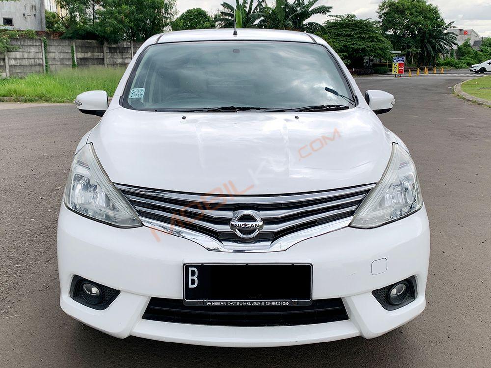Mobil Nissan Grand Livina 2017