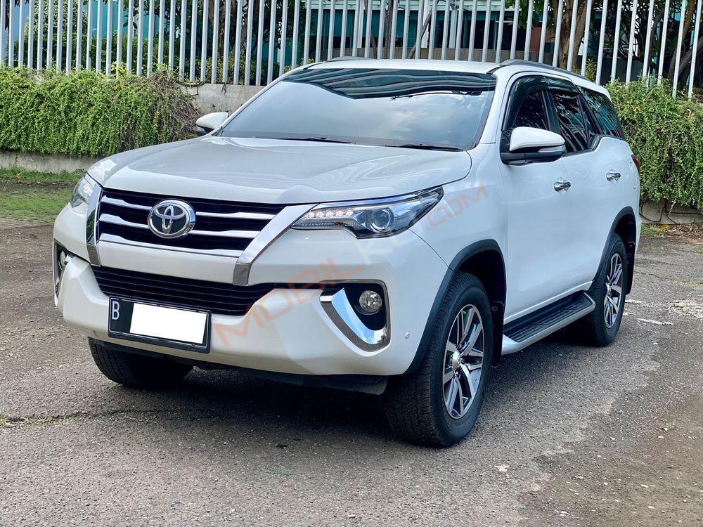 Mobil Toyota Fortuner 2016