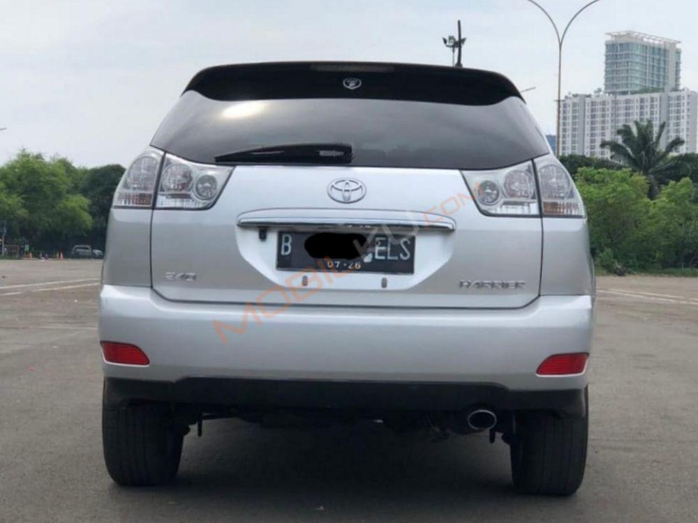 Mobil Toyota Harrier 2013