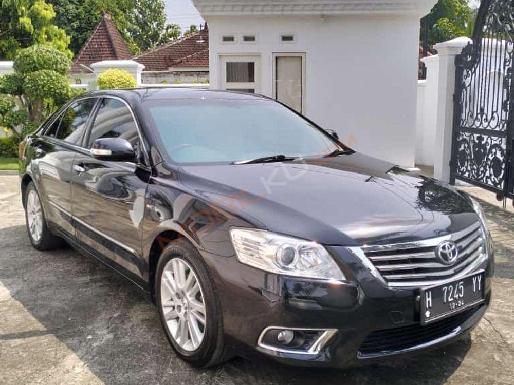 Mobil Toyota Camry 2012