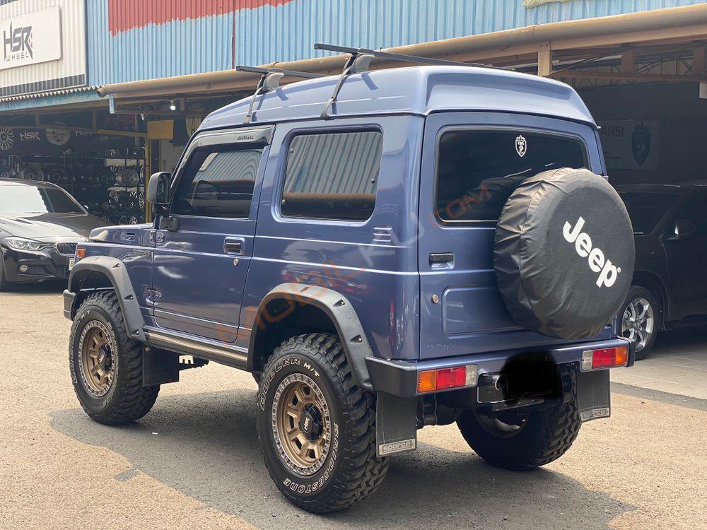 Mobil Suzuki Katana 2005