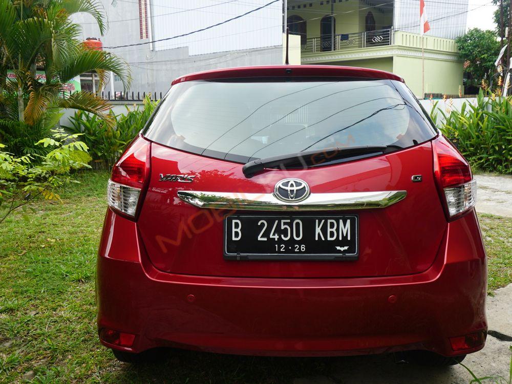 Mobil Toyota Yaris 2016
