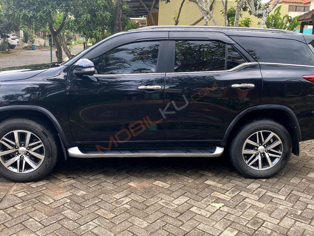 Mobil Toyota Fortuner 2016