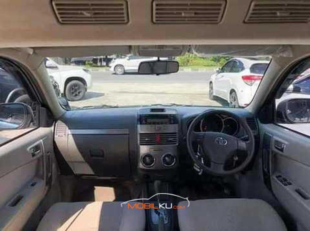 Mobil Toyota Rush 2012