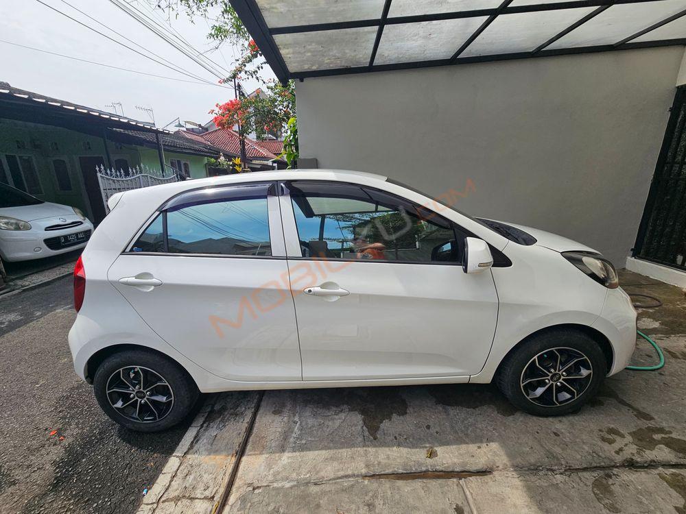 Mobil Kia Picanto 2011