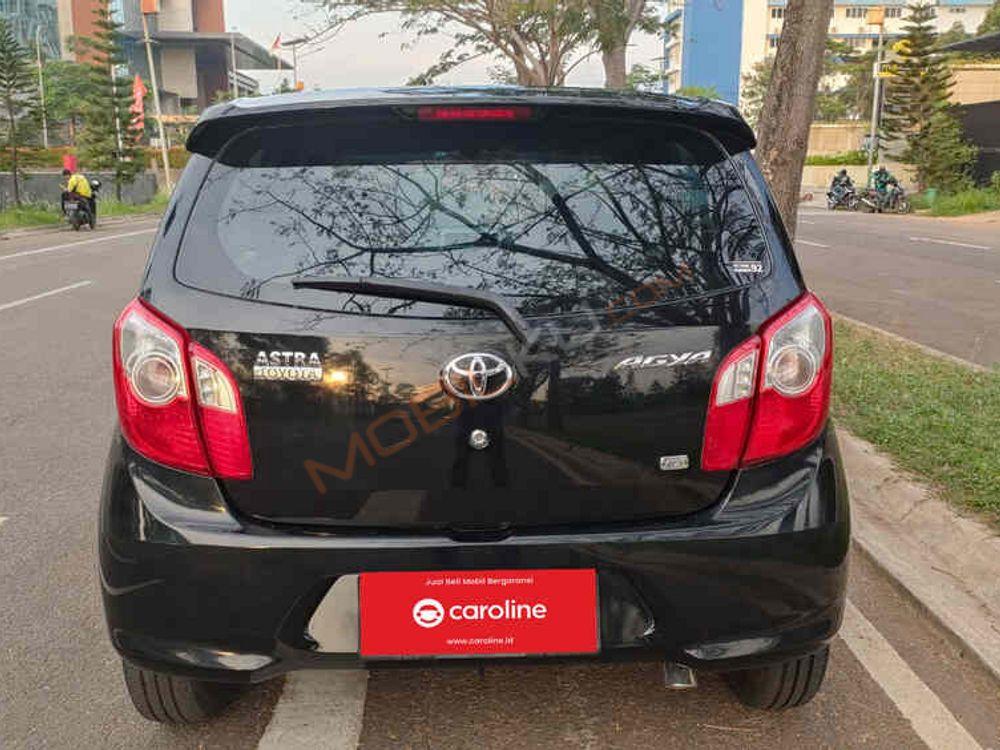 Mobil Toyota Agya 2016