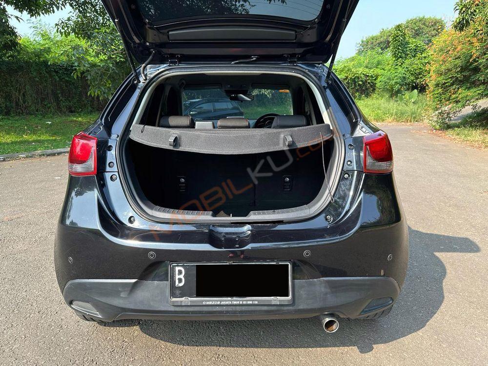 Mobil Mazda 2 Hatchback 2017