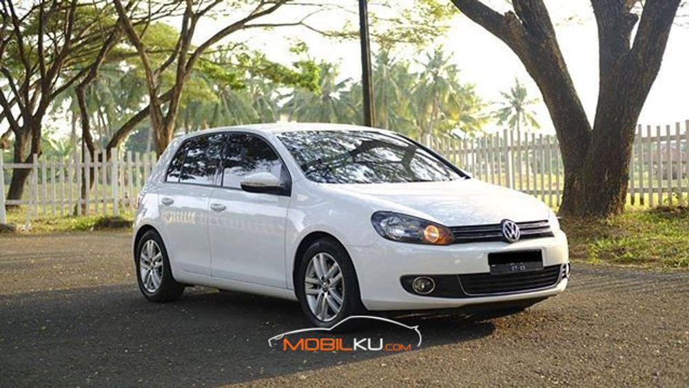 Mobil Volkswagen Golf 2012