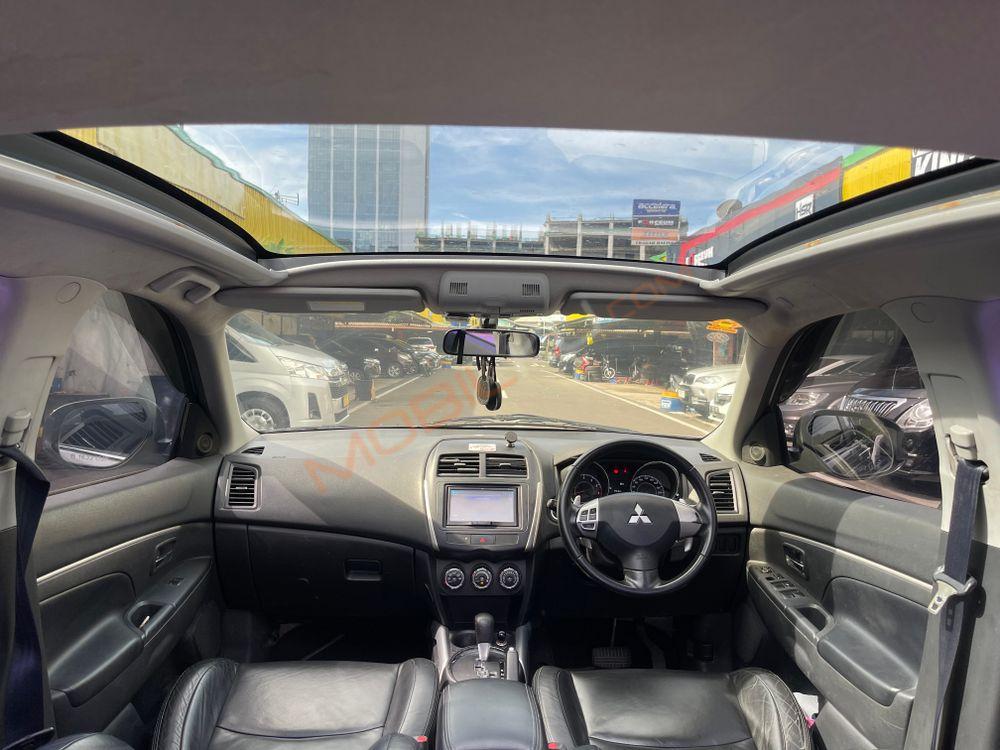 Mobil Mitsubishi Outlander Sport 2012