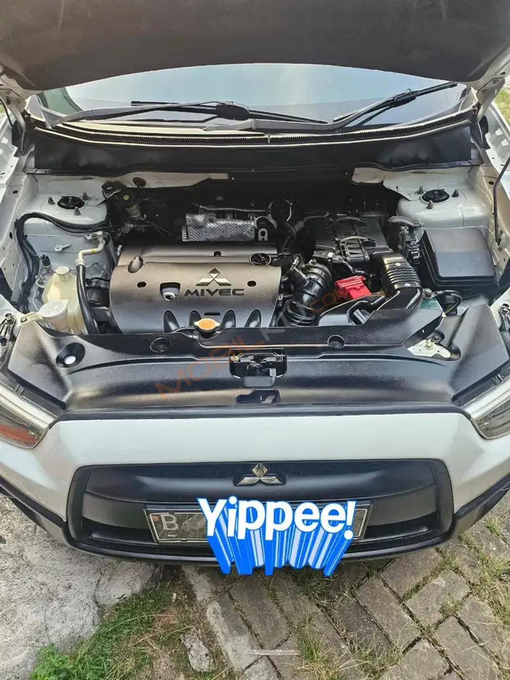 Mobil Mitsubishi Outlander Sport 2013