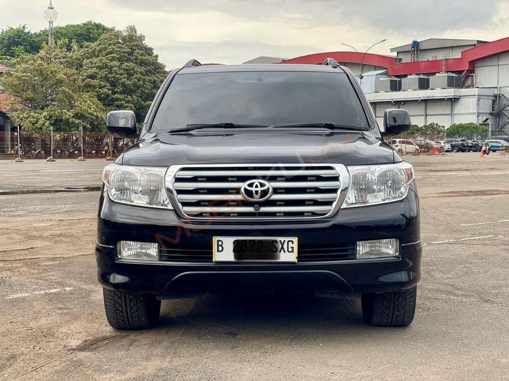 Mobil Toyota Land Cruiser 2010