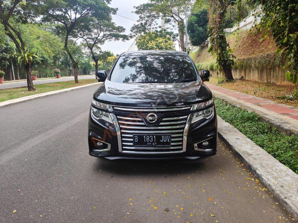Mobil Nissan Elgrand 2016