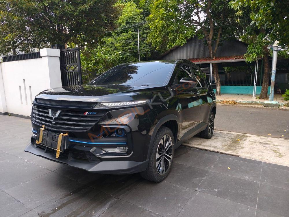 Mobil Wuling Almaz 2023