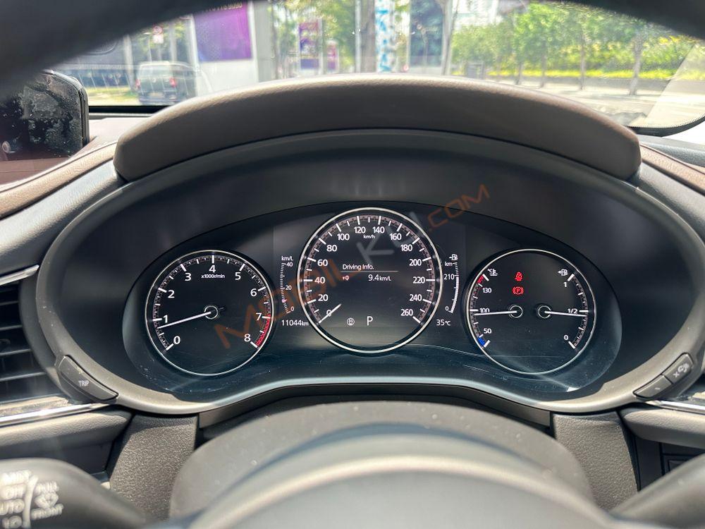 Mobil Mazda CX-30 2023