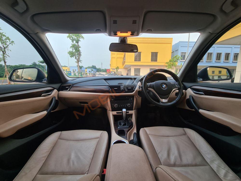 Mobil BMW X1 2013