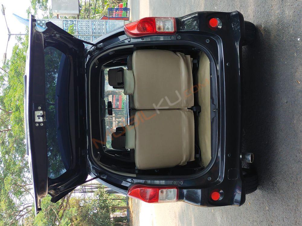 Mobil Toyota Avanza 2012