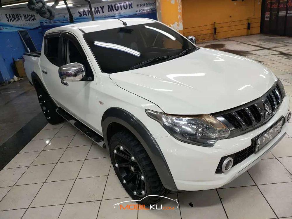 Mobil Mitsubishi Triton 2018