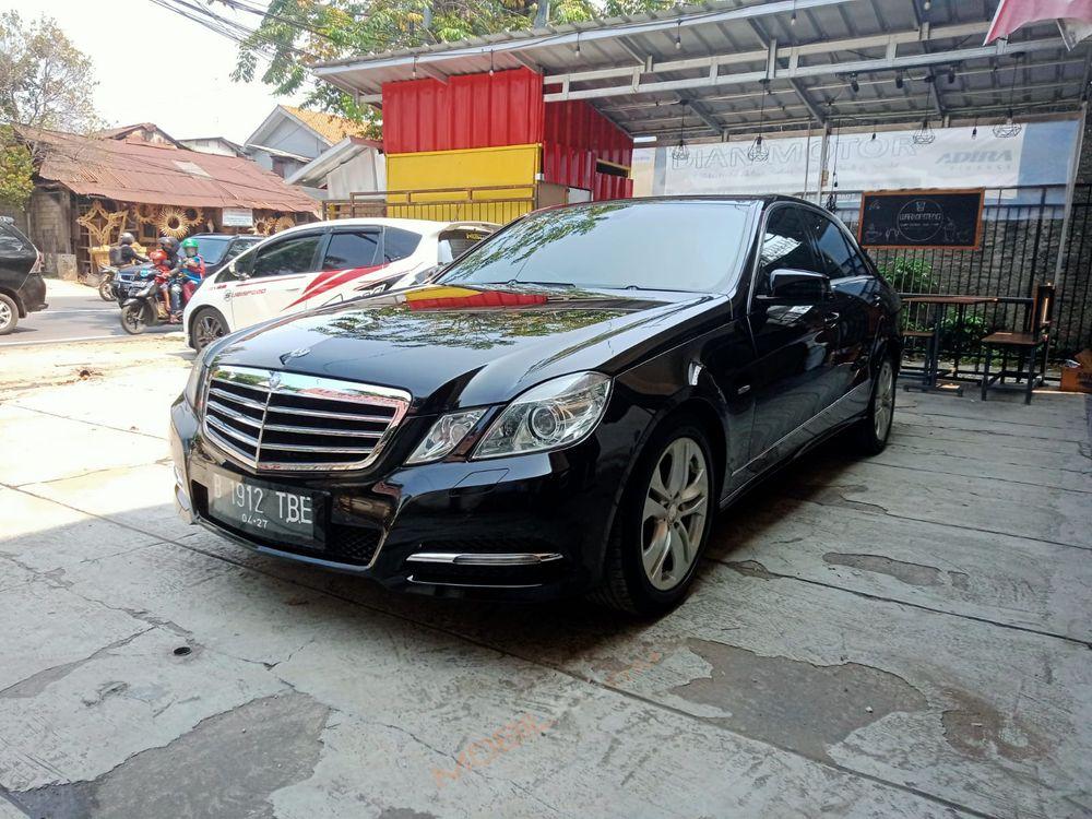 Mobil Mercedes-Benz E-Class 2011