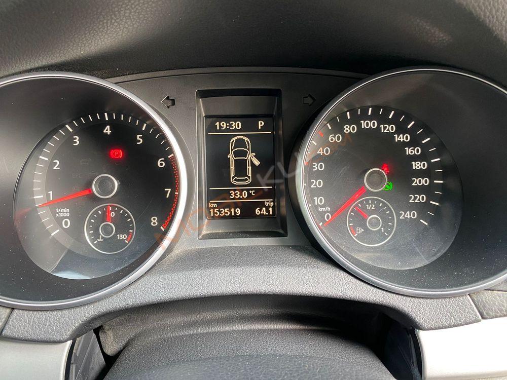 Mobil Volkswagen Golf 2013